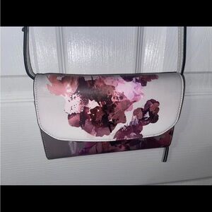 Simply Vera Vera Wang Pink and Purple Crossbody Bag with Artistic Flair